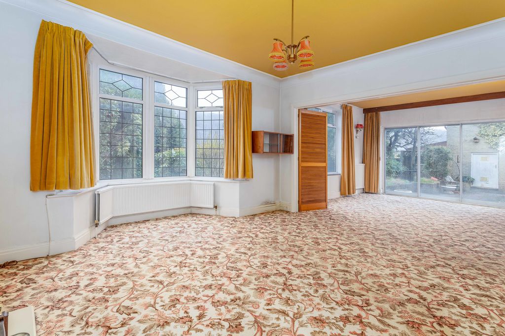 Higher Park Royd Drive